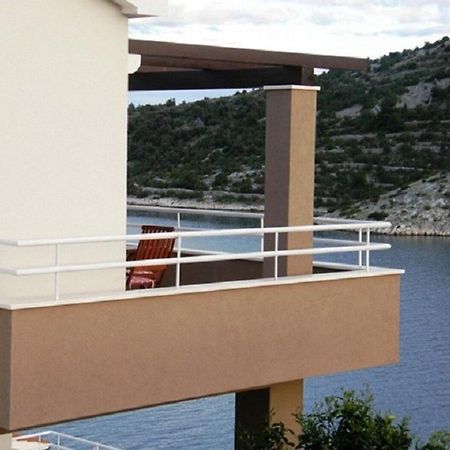 Apartments Ljubi Vinišće Extérieur photo