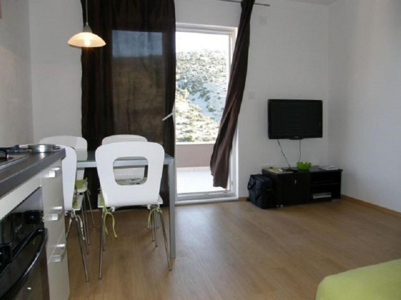 Apartments Ljubi Vinišće Extérieur photo